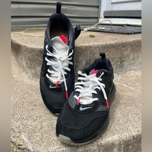 Nile AIRMAX 720 Shoes (size 9 men)